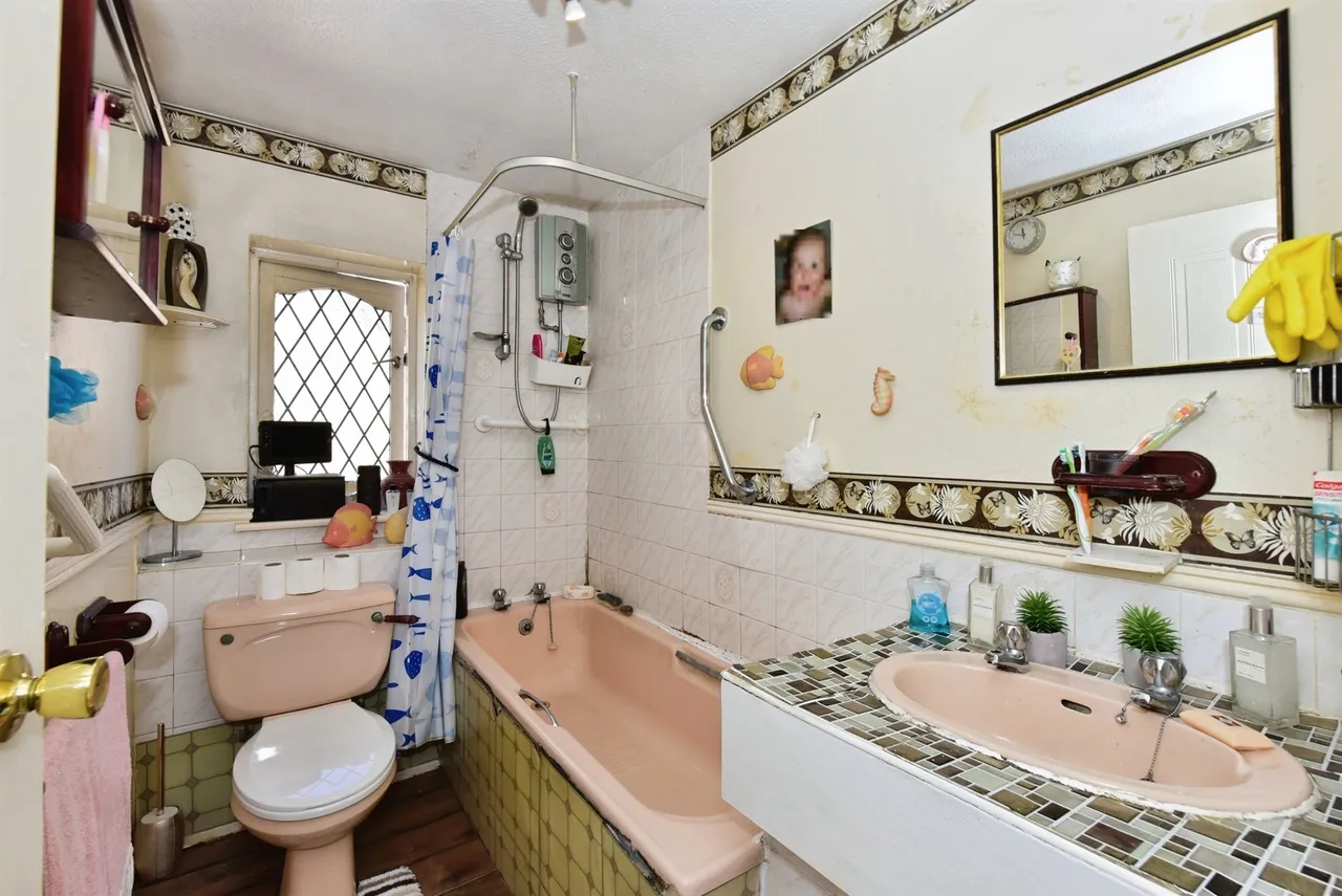 Wychwood Glen, Sothall, Sheffield, photo 10