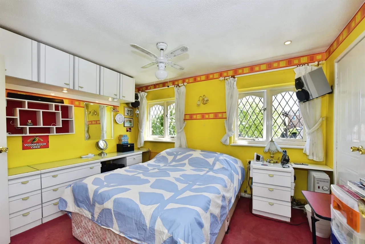 Wychwood Glen, Sothall, Sheffield, photo 7