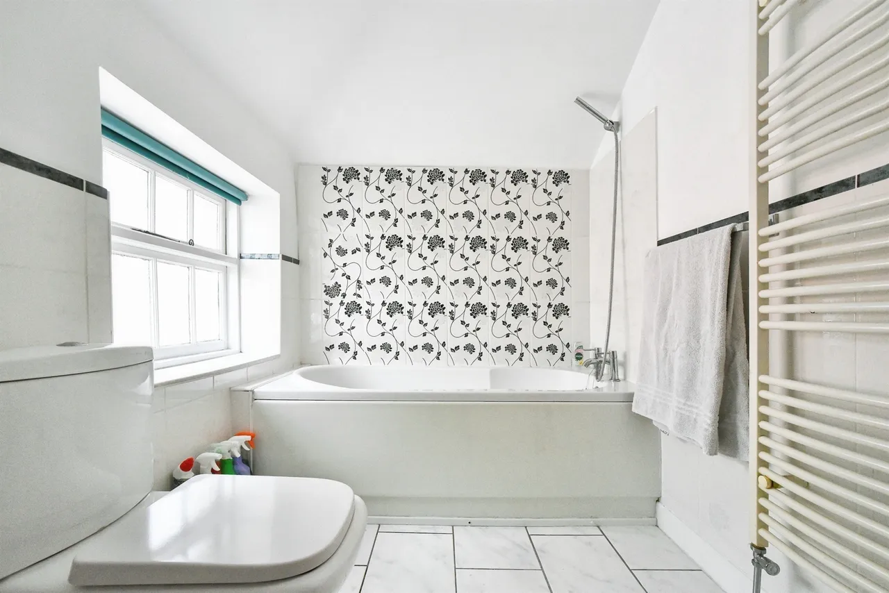 Bath Road, Swindon, SN1, photo 10