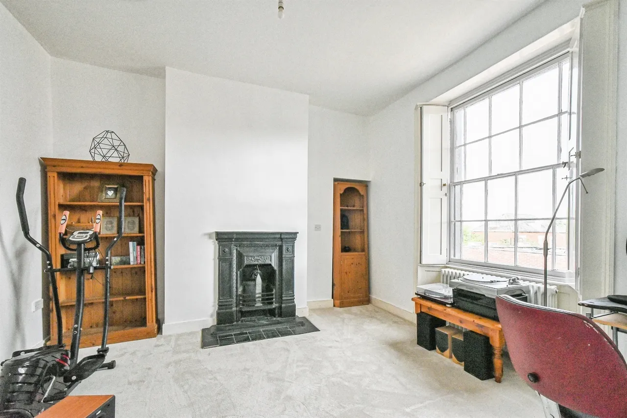 Bath Road, Swindon, SN1, photo 7