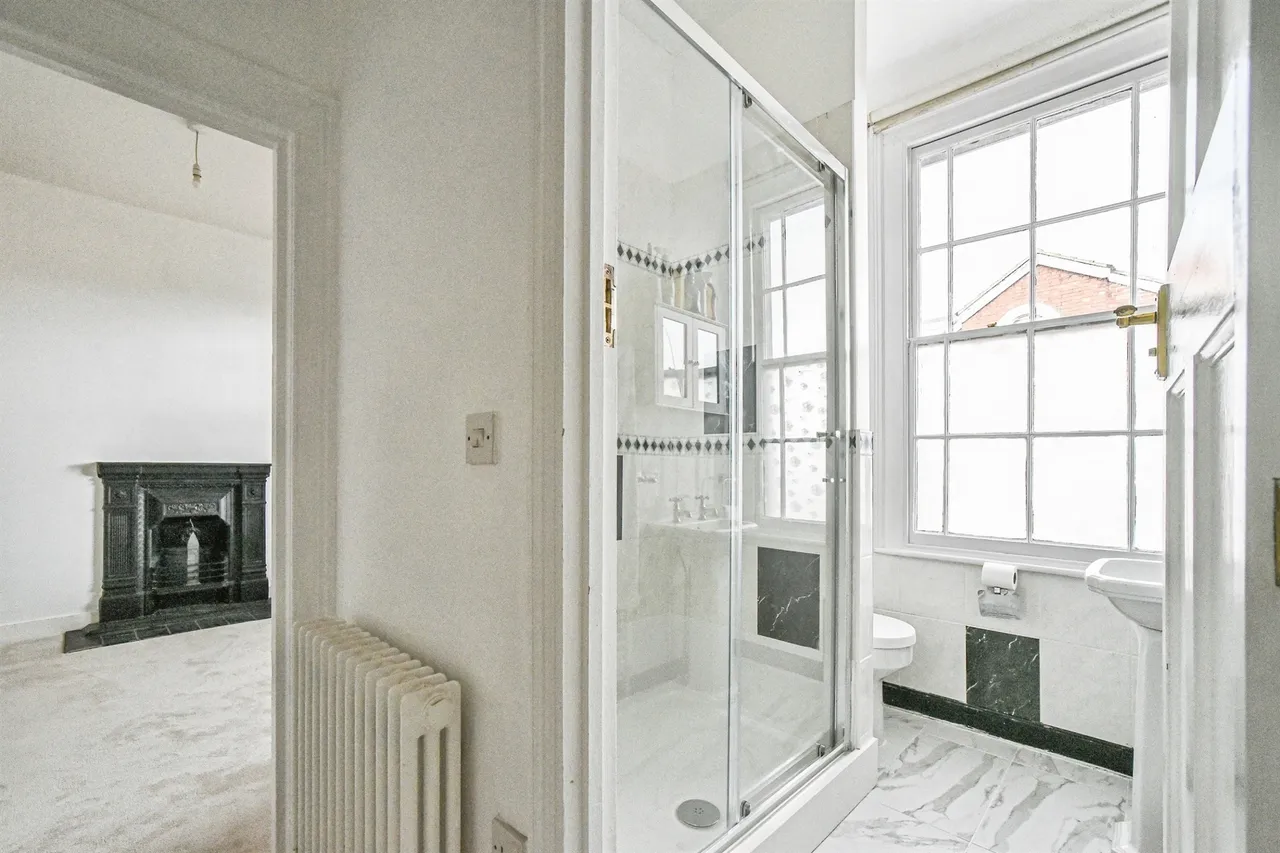 Bath Road, Swindon, SN1, photo 15