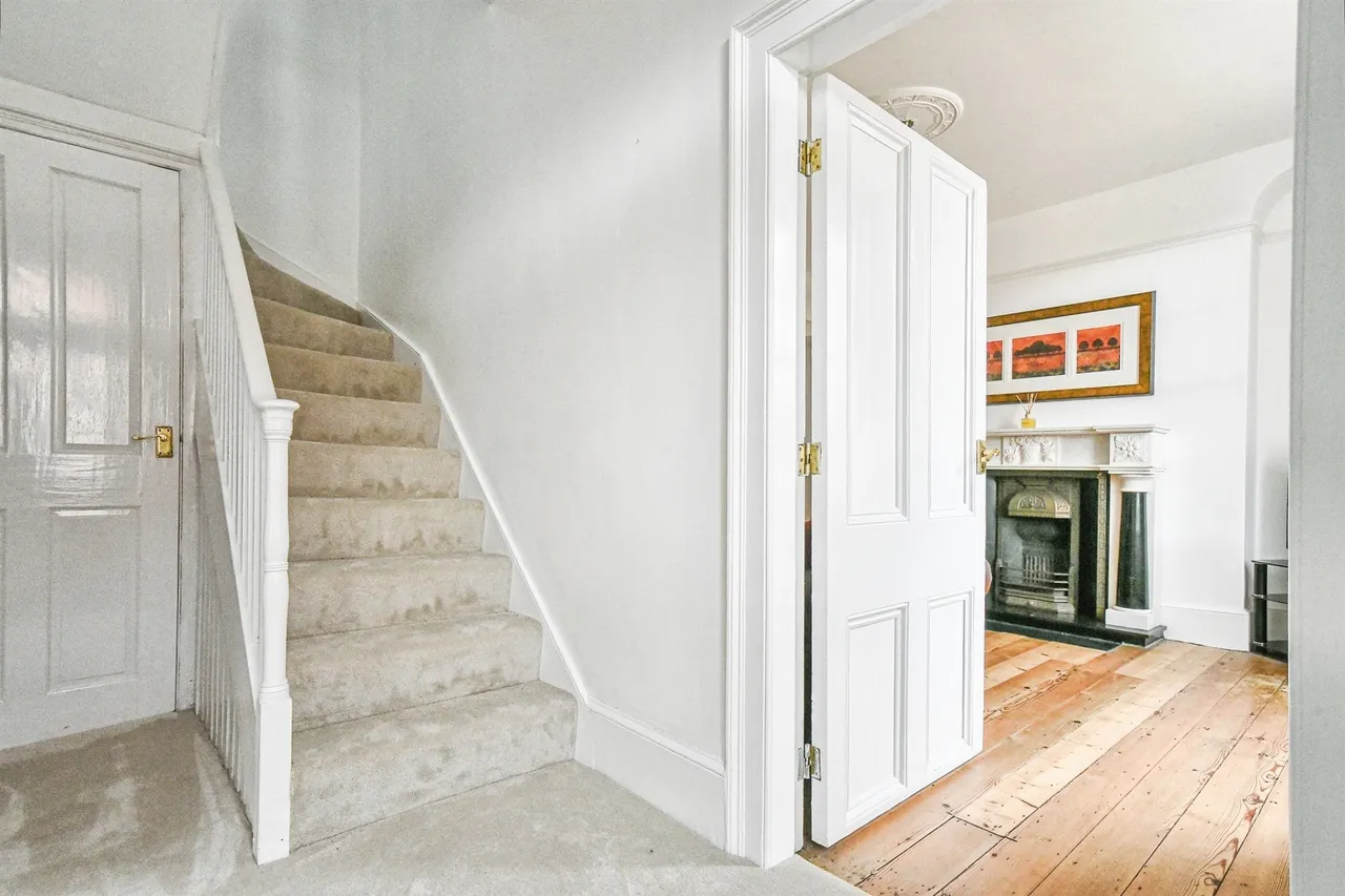 Bath Road, Swindon, SN1, photo 13
