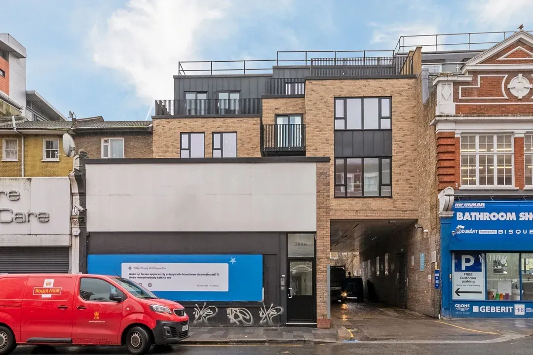 Kilburn High Road, Kilburn, London, NW6, photo 10