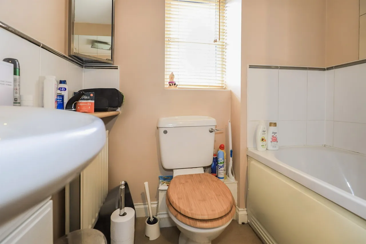 Marbury Drive, Bilston, WV14, photo 11