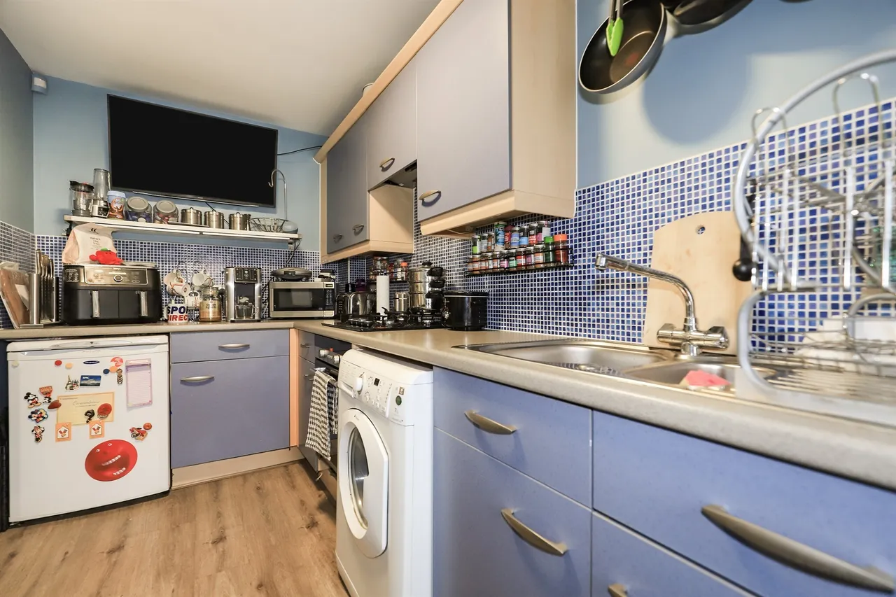 Marbury Drive, Bilston, WV14, photo 5