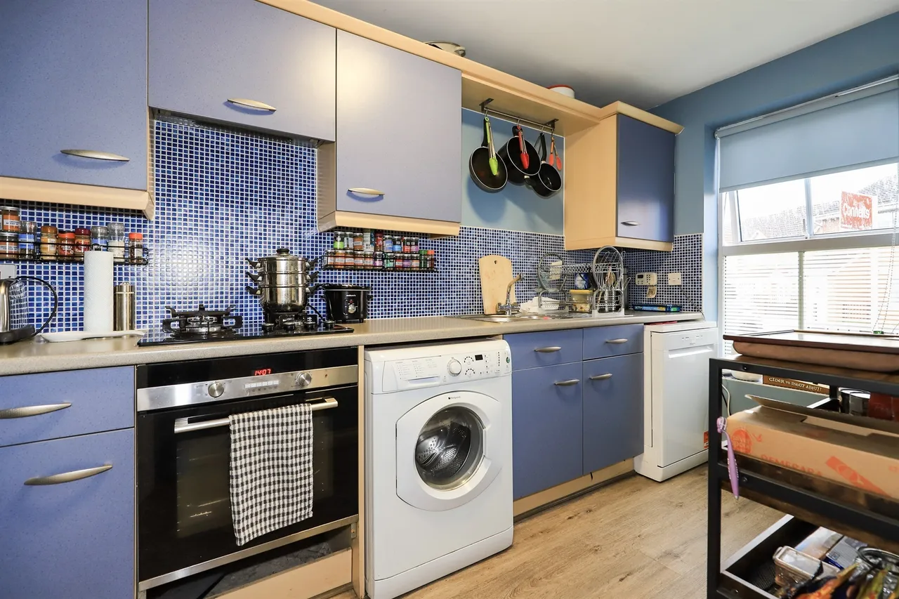 Marbury Drive, Bilston, WV14, photo 4