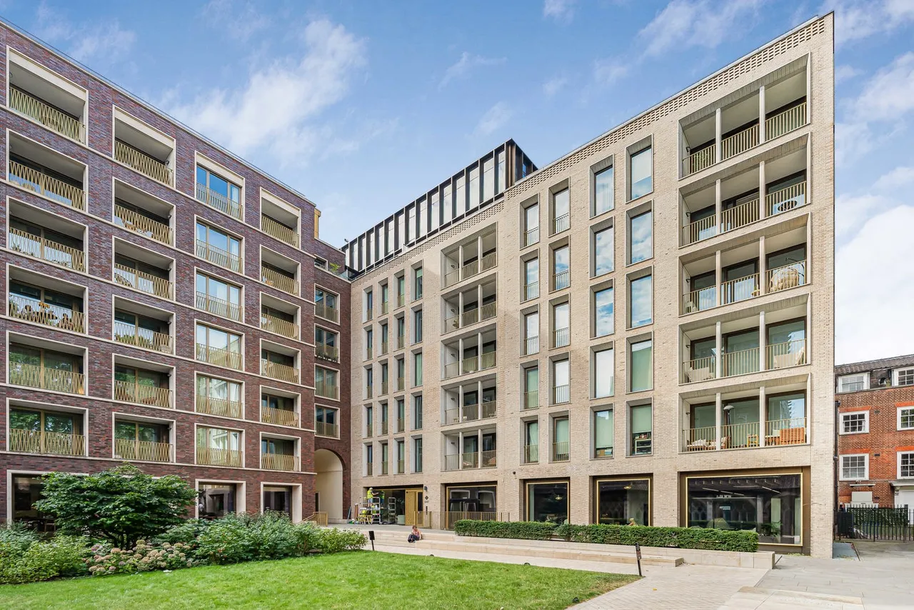 Little Britain, London, EC1A, photo 16