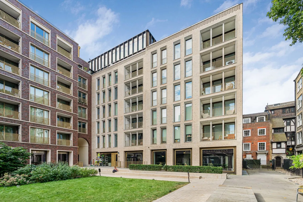 Little Britain, London, EC1A, photo 2