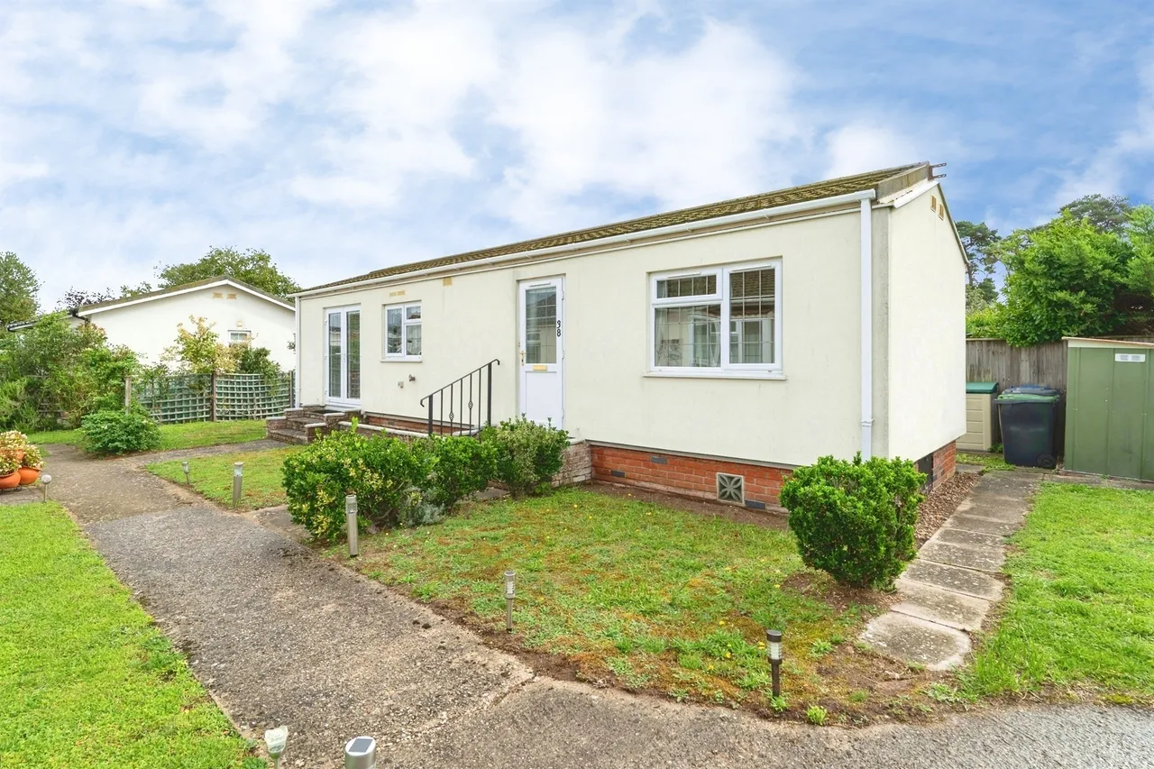 2 bed park home for sale, London Road, Brandon, IP27