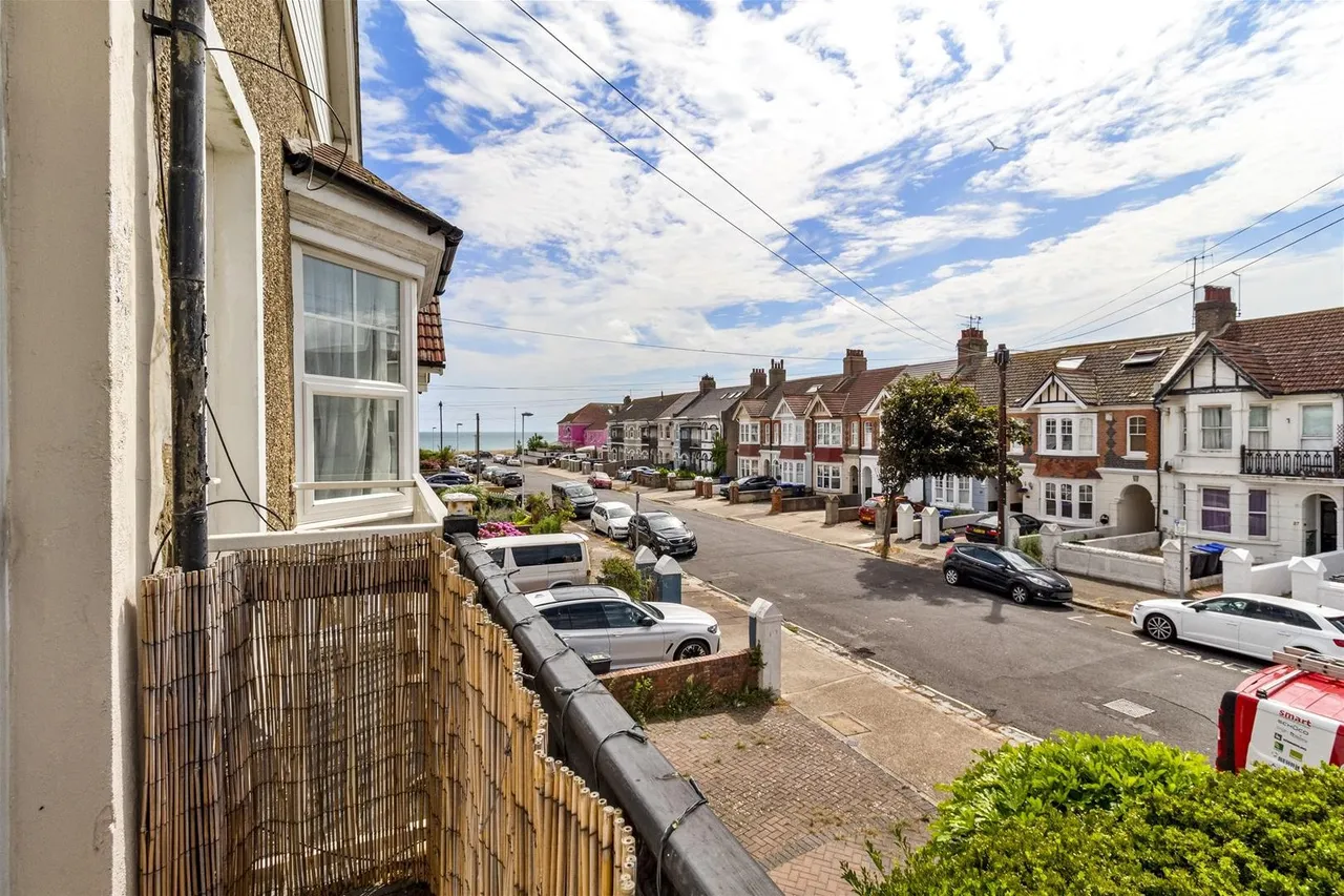 Navarino Road, Worthing, photo 10
