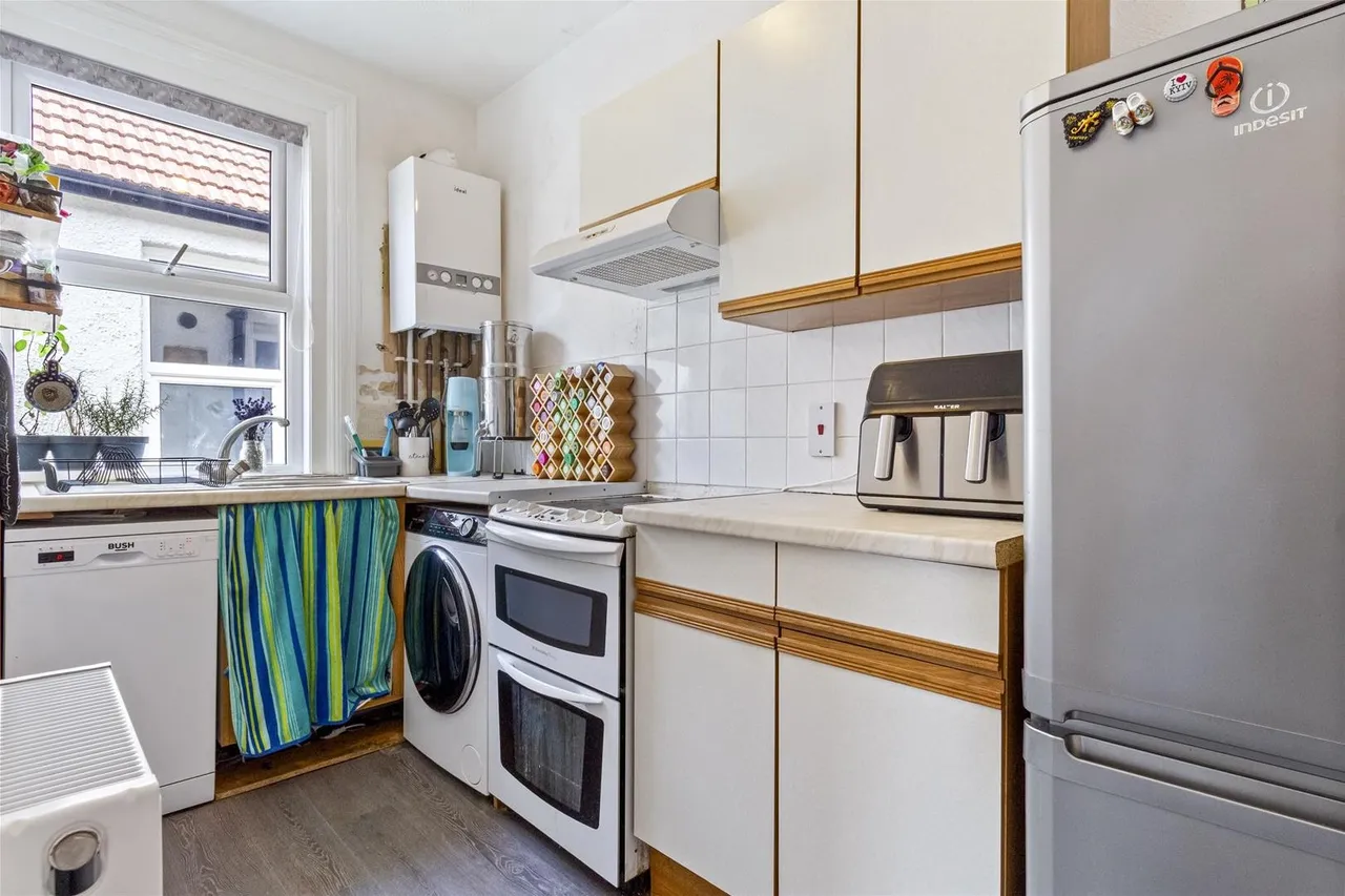 Navarino Road, Worthing, photo 7