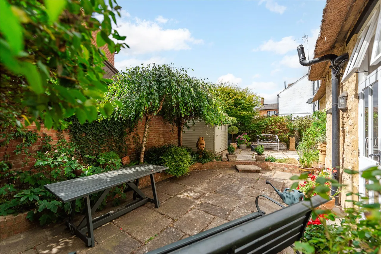 Main Street, Tingewick, MK18, photo 25