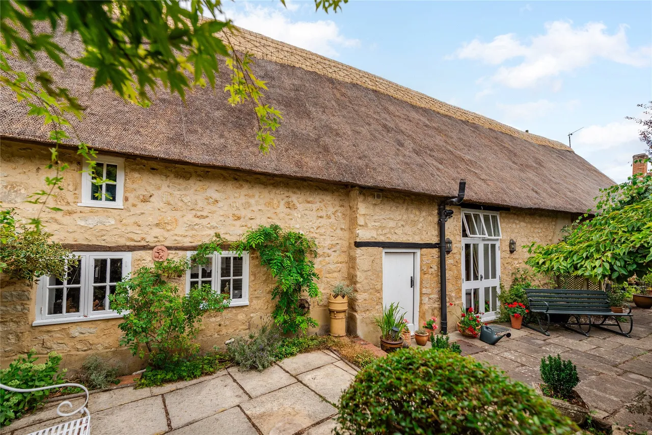 Main Street, Tingewick, MK18, photo 5