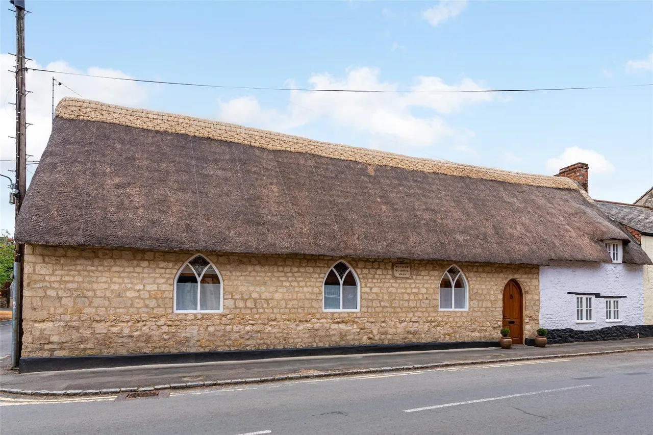 Main Street, Tingewick, MK18, photo 21