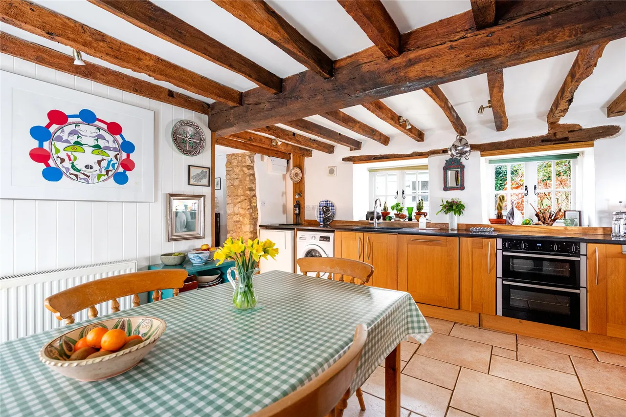 Main Street, Tingewick, MK18, photo 8
