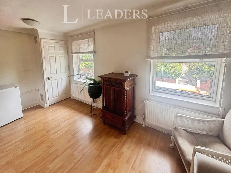 Havant Road, Drayton, PO6, photo 4