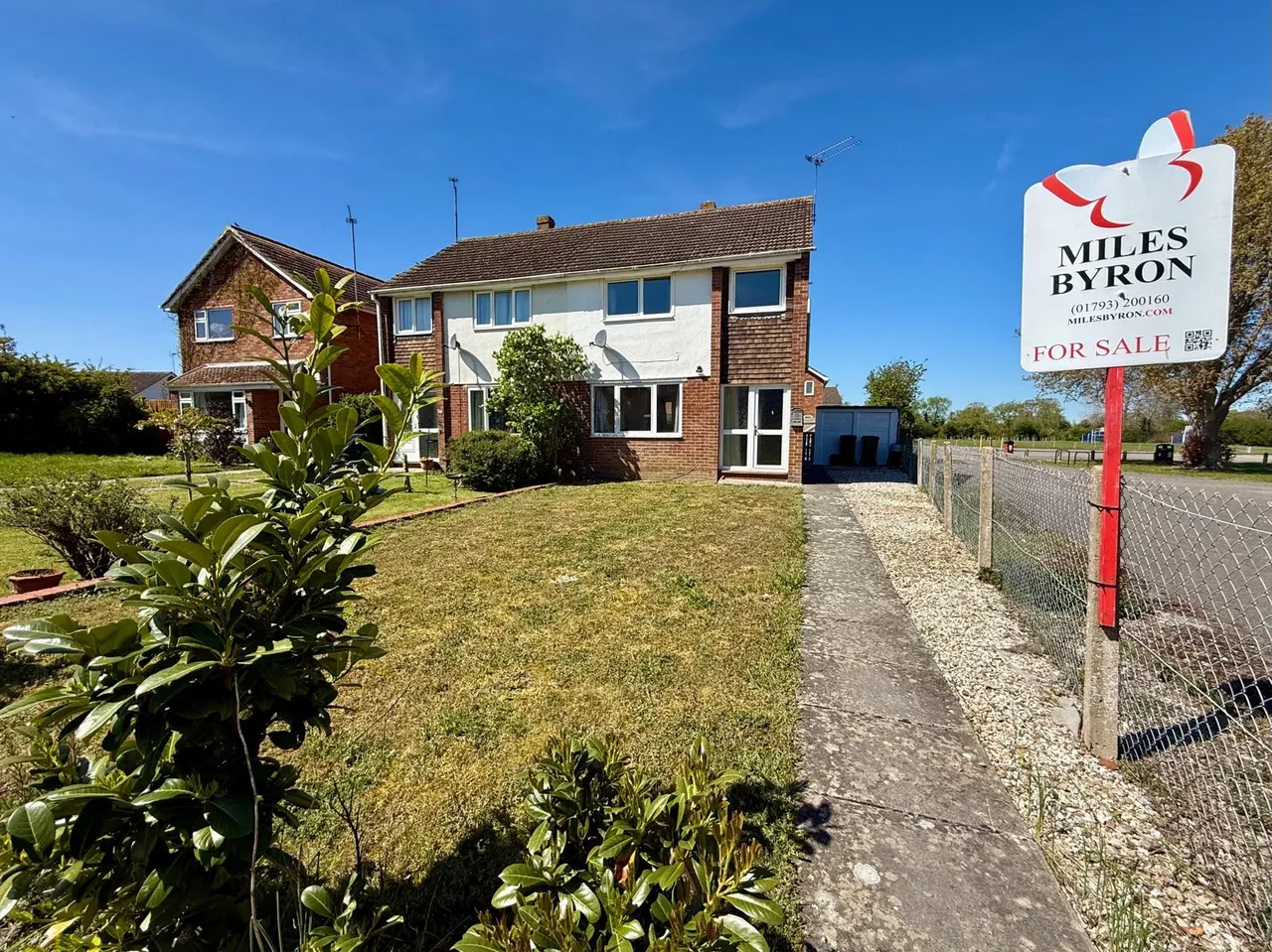 3 bed house for sale — Maunsell Way, Swindon, Wiltshire, SN4 9JF