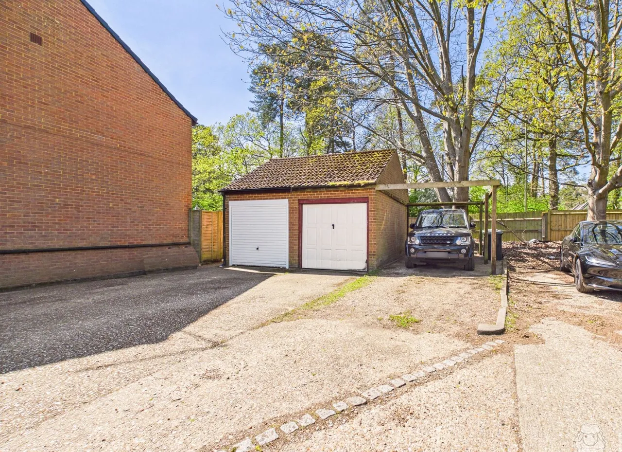 Ashbury Road, Bordon, GU35, photo 12