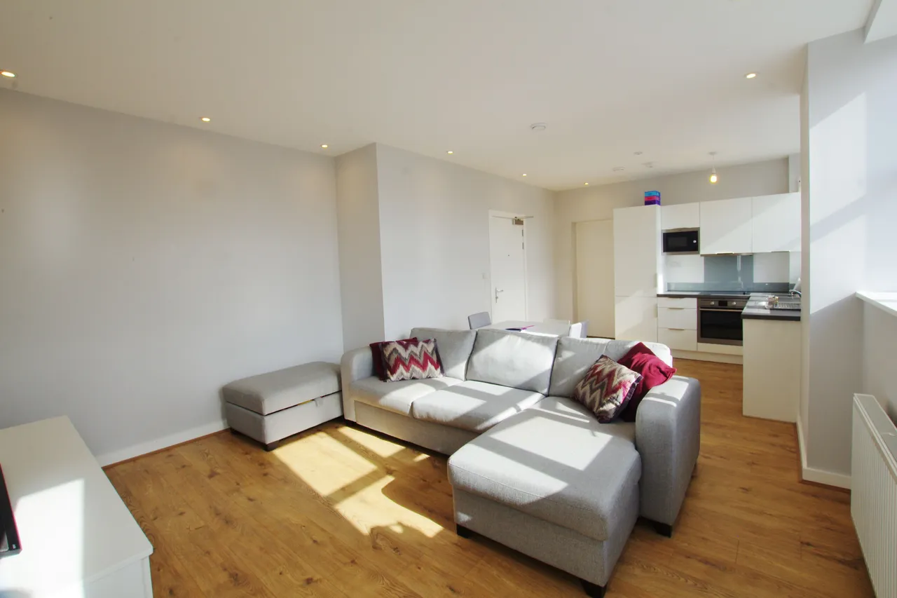 Flat 22, Rembrandt House, Watford, photo 11