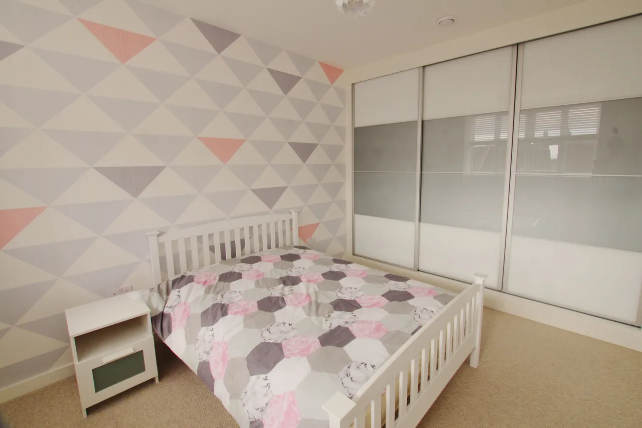 Flat 22, Rembrandt House, Watford, photo 8