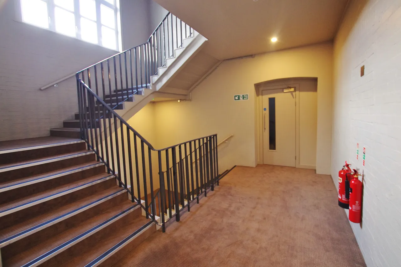 Flat 22, Rembrandt House, Watford, photo 5