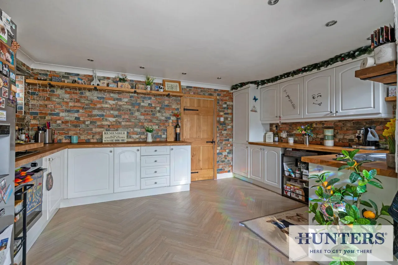 Apperley Lane, Rawdon, LS19, photo 6
