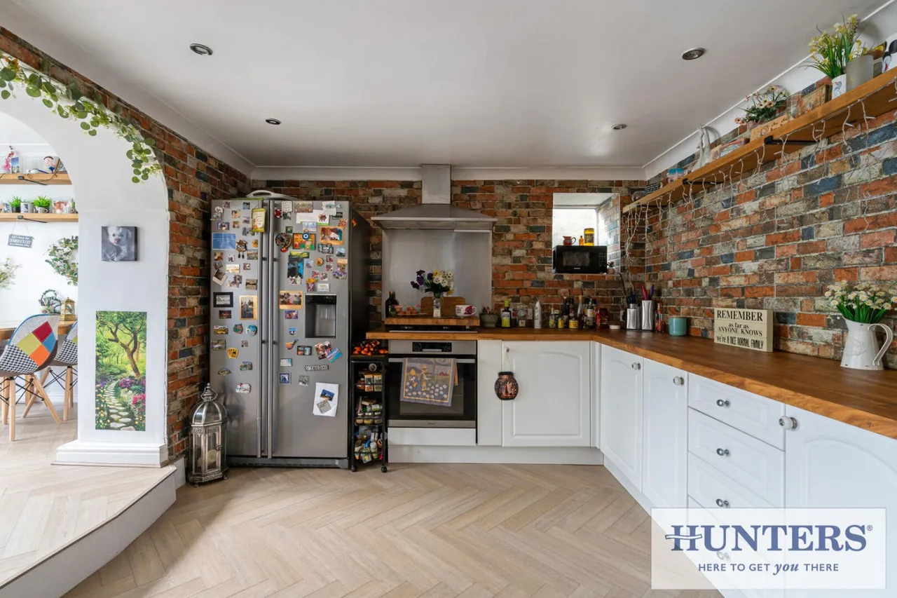 Apperley Lane, Rawdon, LS19, photo 8