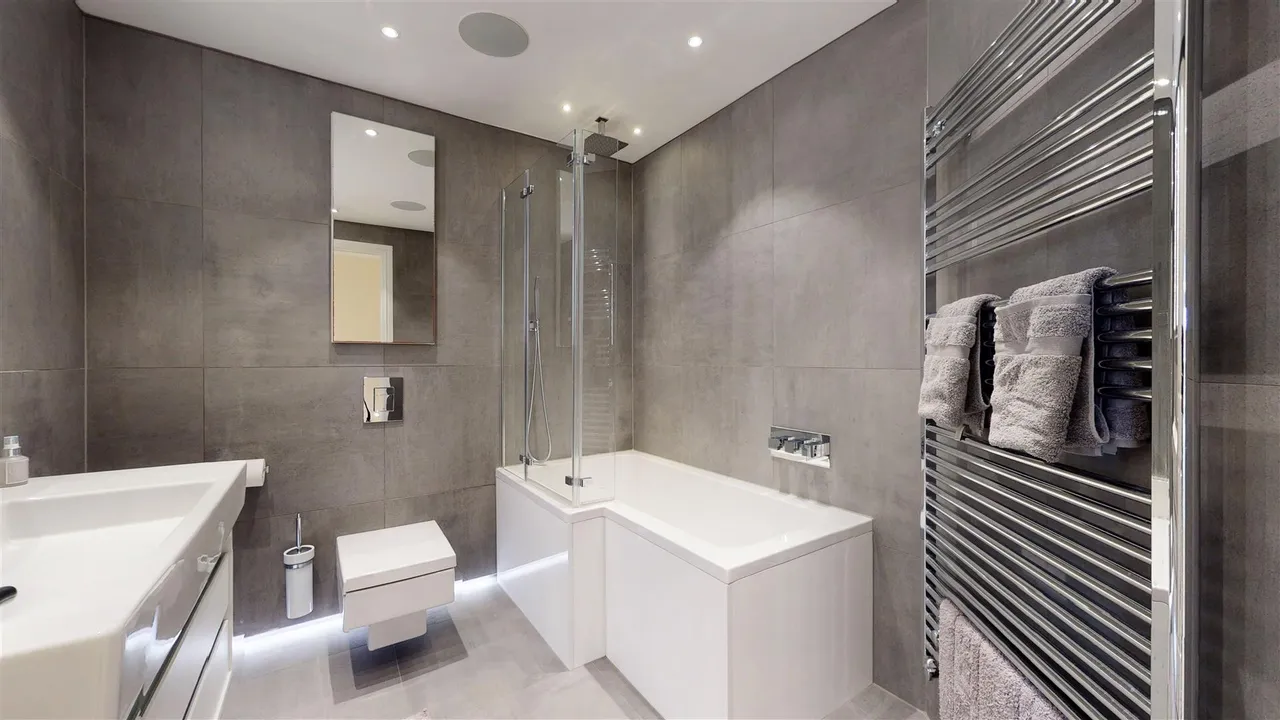 The Watergardens, Woodford Green, IG8, photo 5