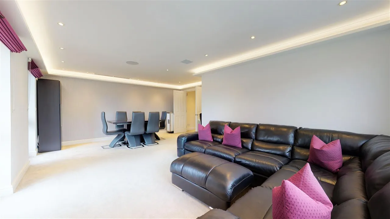 The Watergardens, Woodford Green, IG8, photo 10