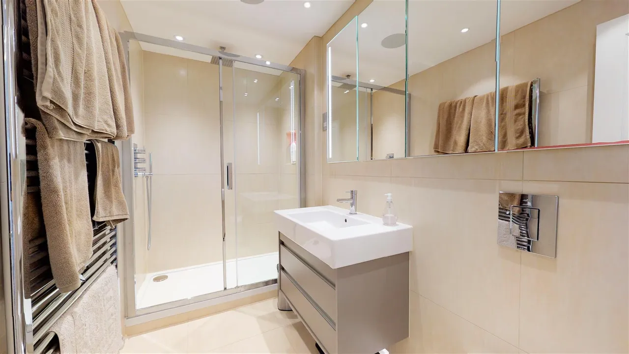 The Watergardens, Woodford Green, IG8, photo 4