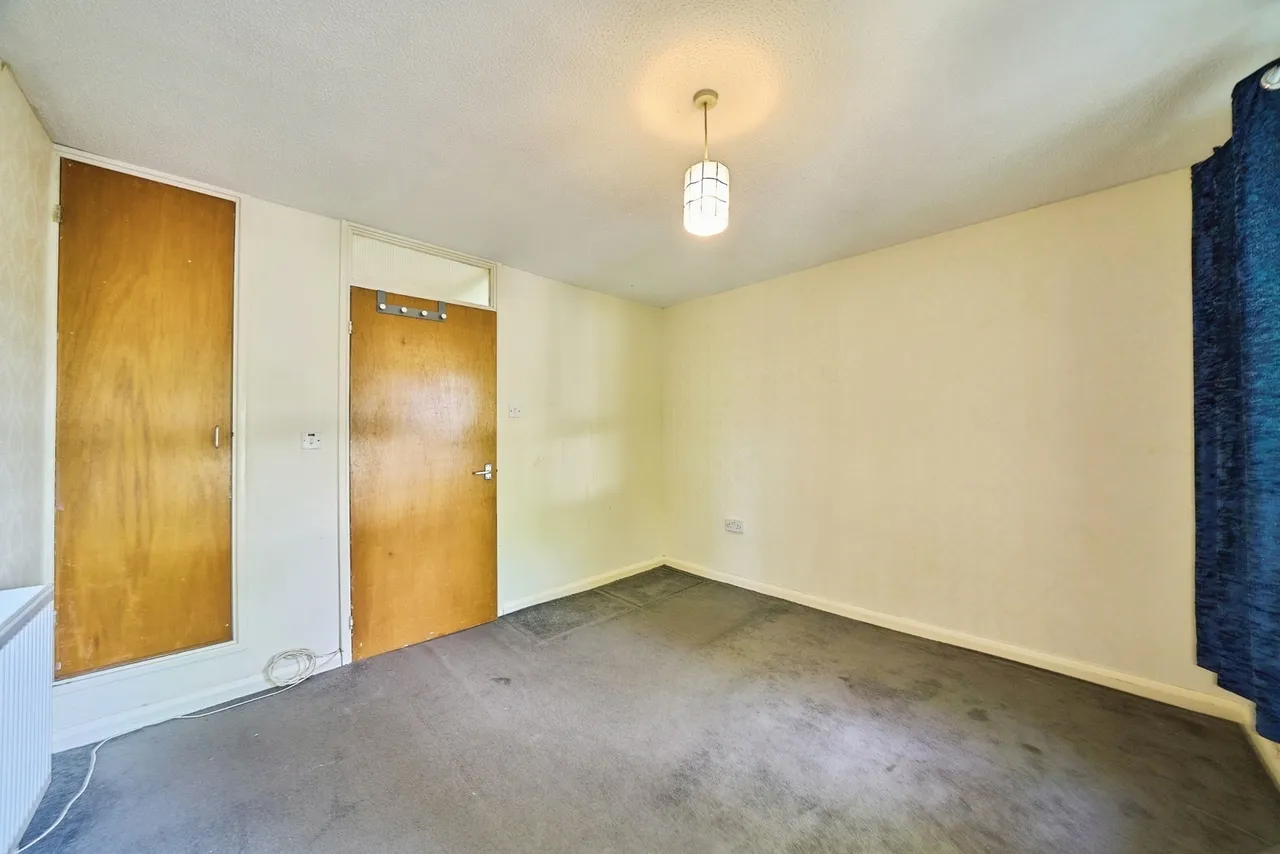 Neville Close, London, E11, photo 16