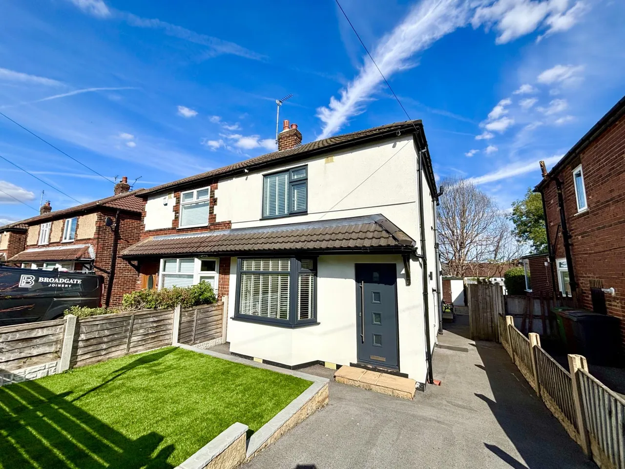 2 bed house for sale, Broadgate Avenue, Horsforth, LS18