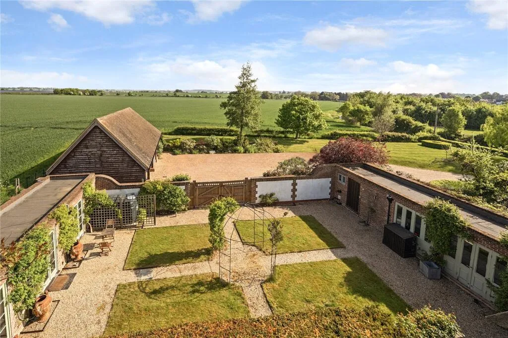 Huntsmans Lane, Foxearth, CO10, photo 24