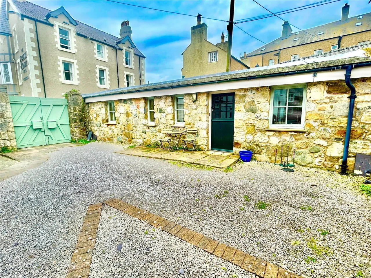 1 bed house for sale, Beaumaris, LL58
