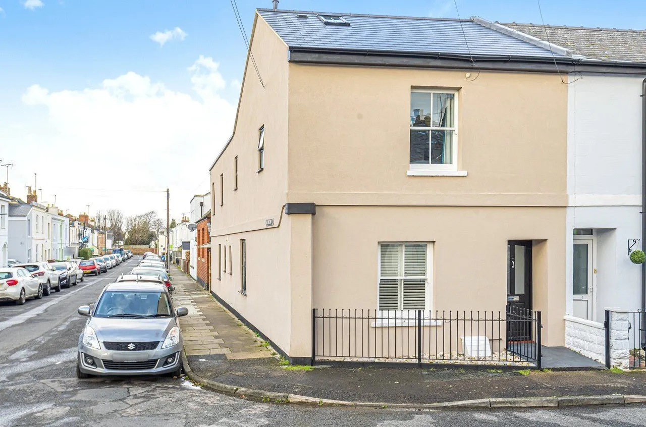 2 bed flat to rent, Moorend Terrace, Leckhampton, GL53