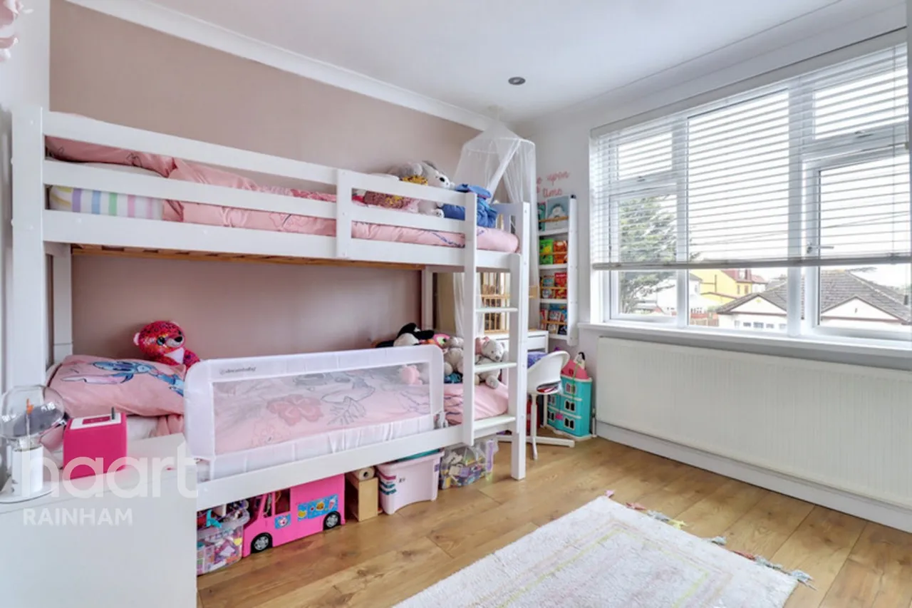 Lake Avenue, Rainham, RM13, photo 14
