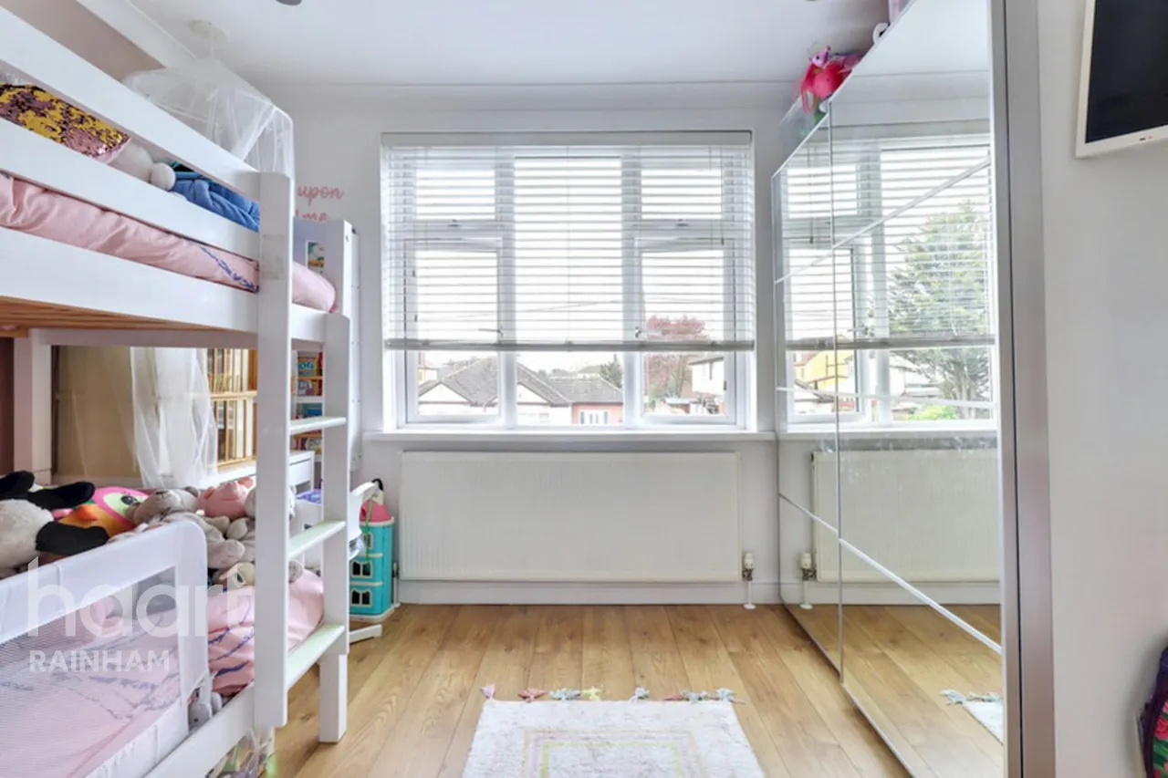 Lake Avenue, Rainham, RM13, photo 15