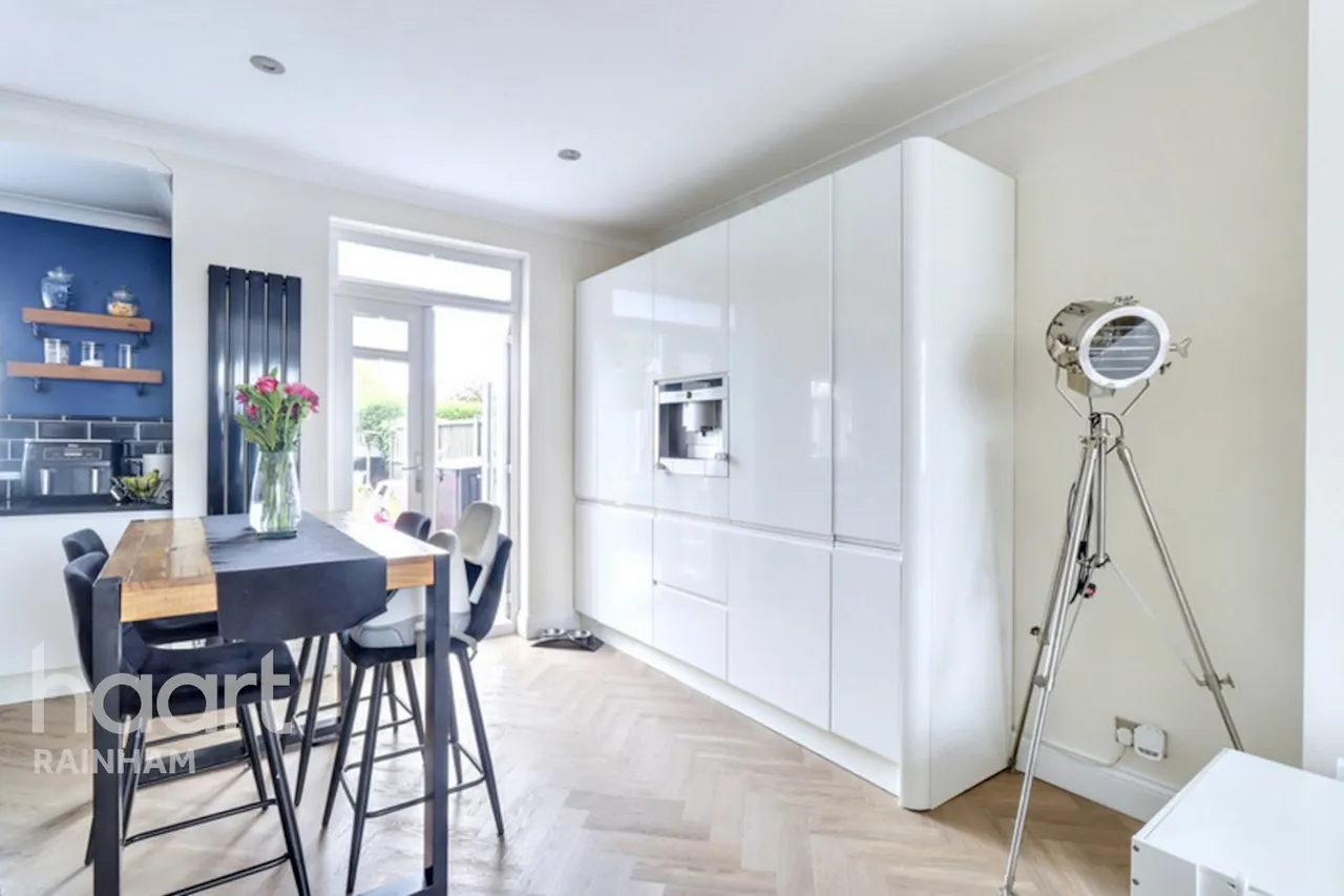 Lake Avenue, Rainham, RM13, photo 7