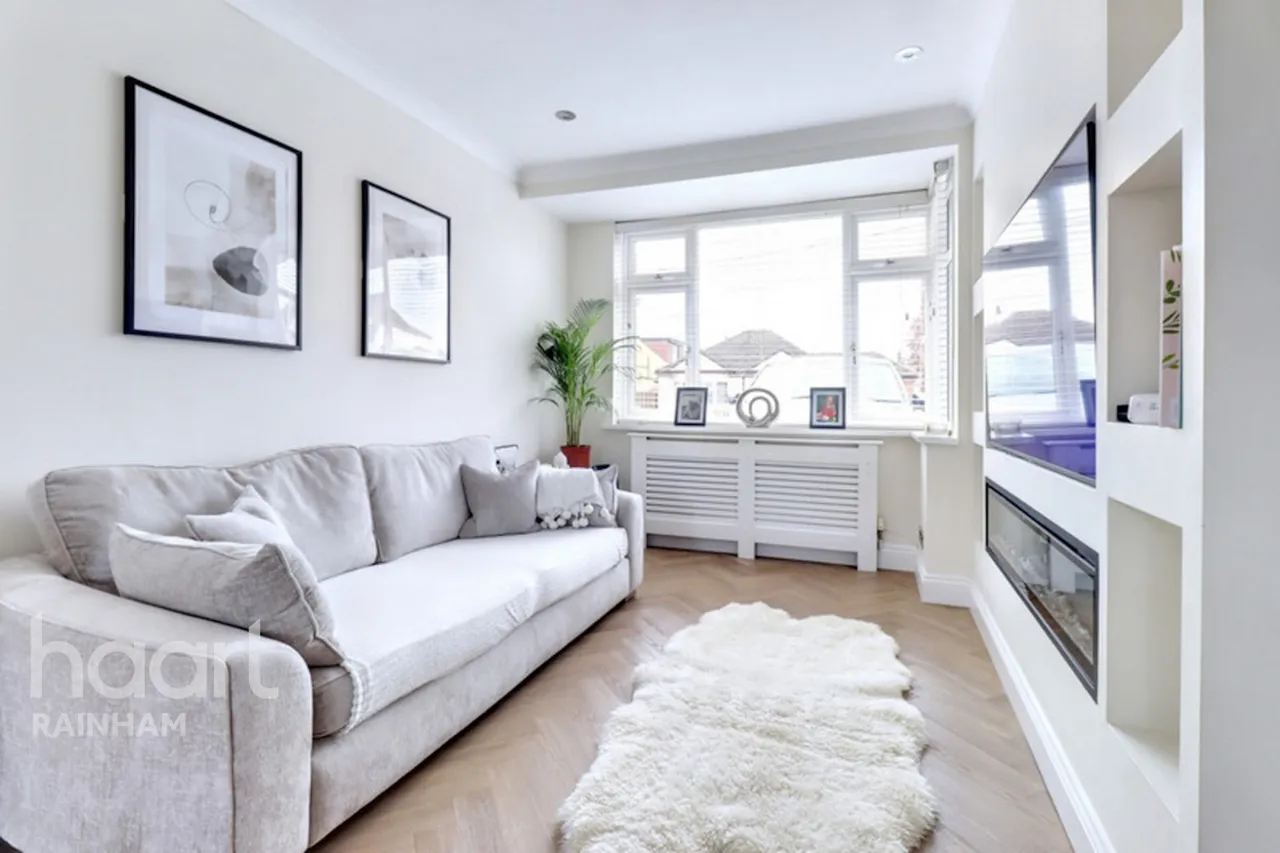 Lake Avenue, Rainham, RM13, photo 8