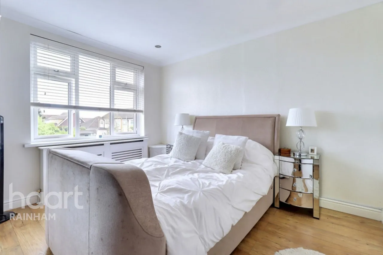 Lake Avenue, Rainham, RM13, photo 12