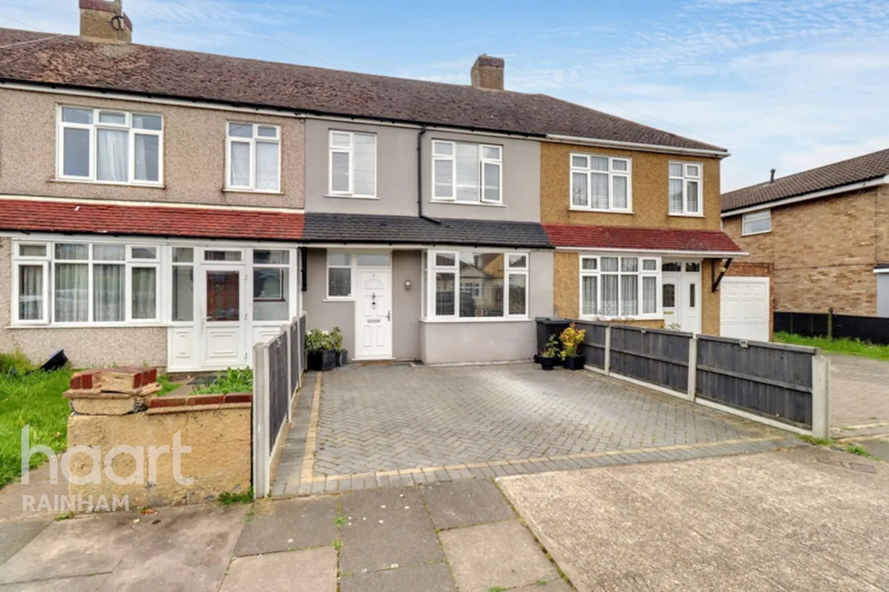 Lake Avenue, Rainham, RM13, photo 19