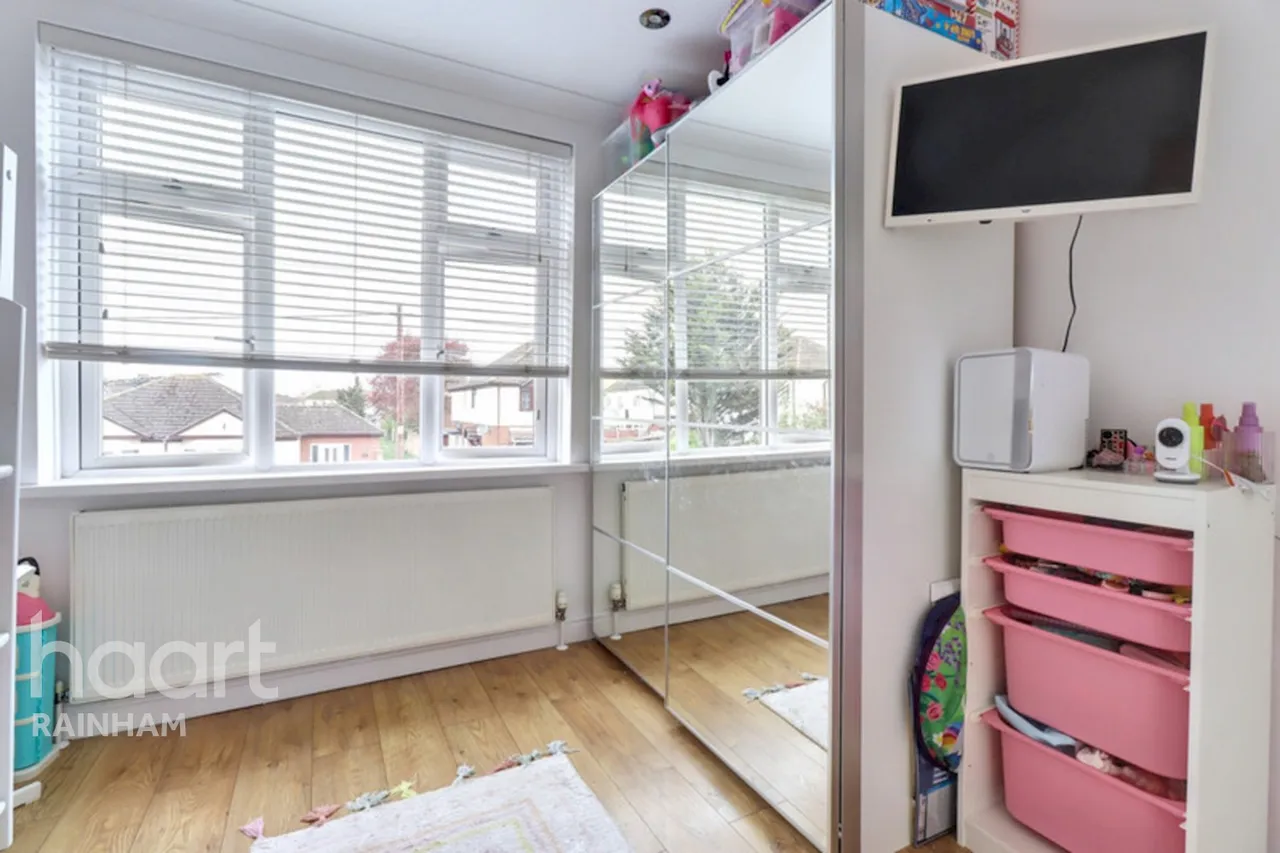 Lake Avenue, Rainham, RM13, photo 16