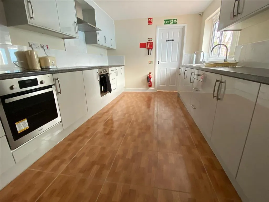 Chester Road North, Kidderminster, DY10, photo 4