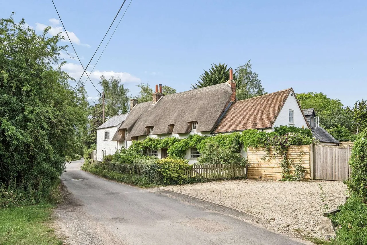 6 bed house for sale — Pyrton, Watlington, Oxfordshire, OX49 5AP