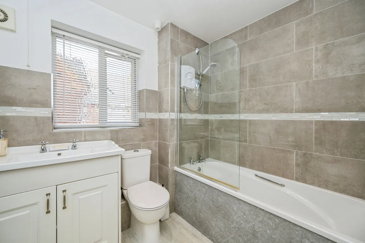 Reid Close, Burntwood, Staffordshire, WS7, photo 3