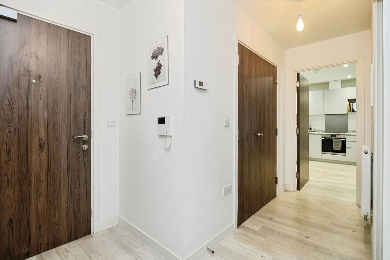 Jupp Road West, London, E15, photo 8