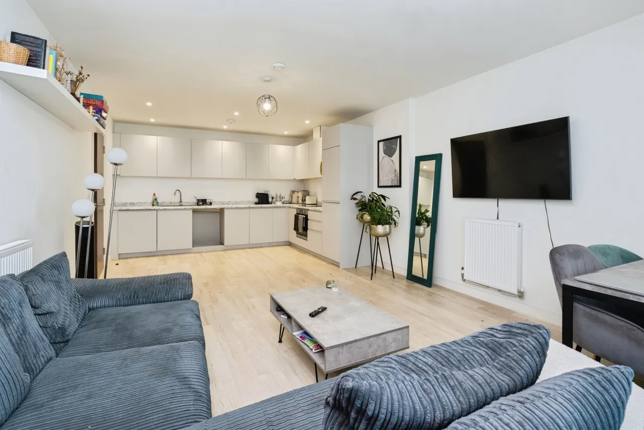 Jupp Road West, London, E15, photo 4