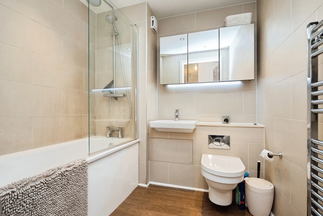 Jupp Road West, London, E15, photo 15