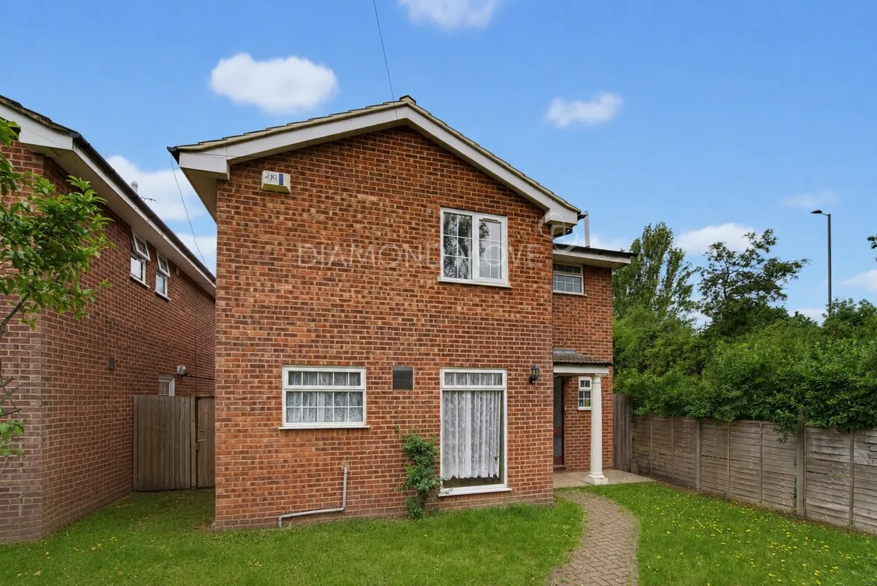 4 bed house for sale — Conway Road, Whitton, TW4 5LR