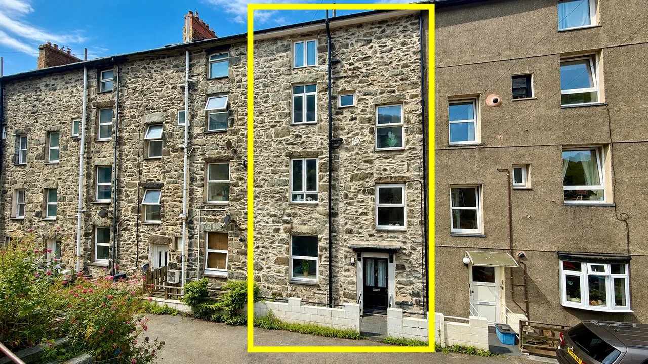Glasfor Terrace, Barmouth, LL42, photo 20